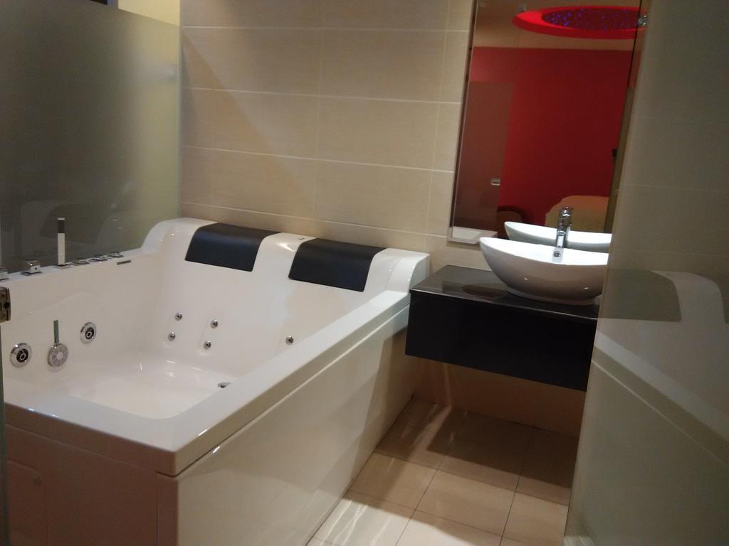 Ampang Inn Hotel Bagian luar foto