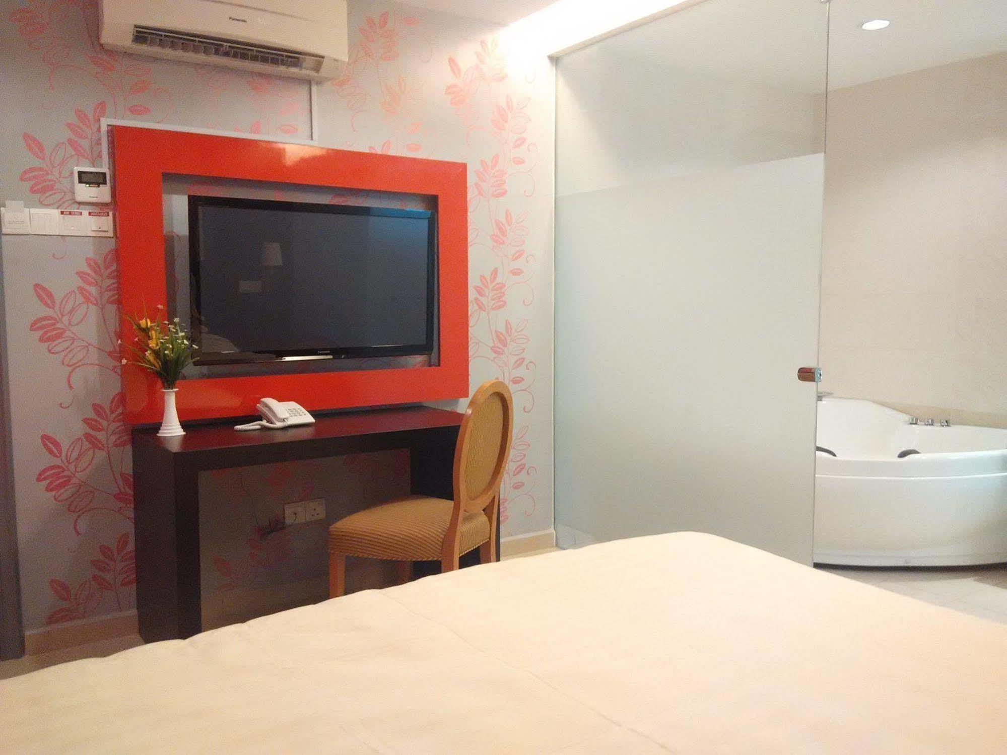 Ampang Inn Hotel Bagian luar foto