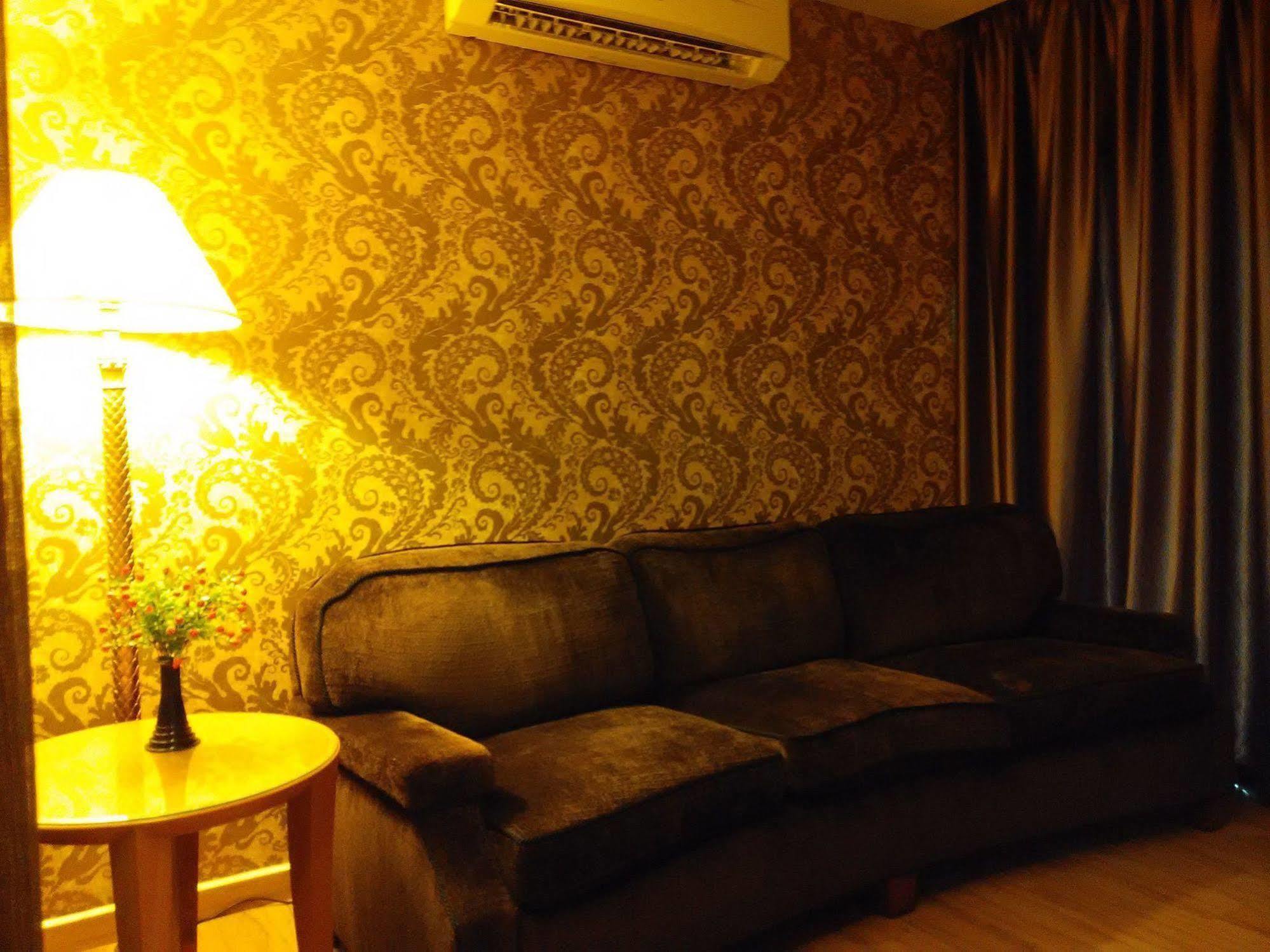 Ampang Inn Hotel Bagian luar foto