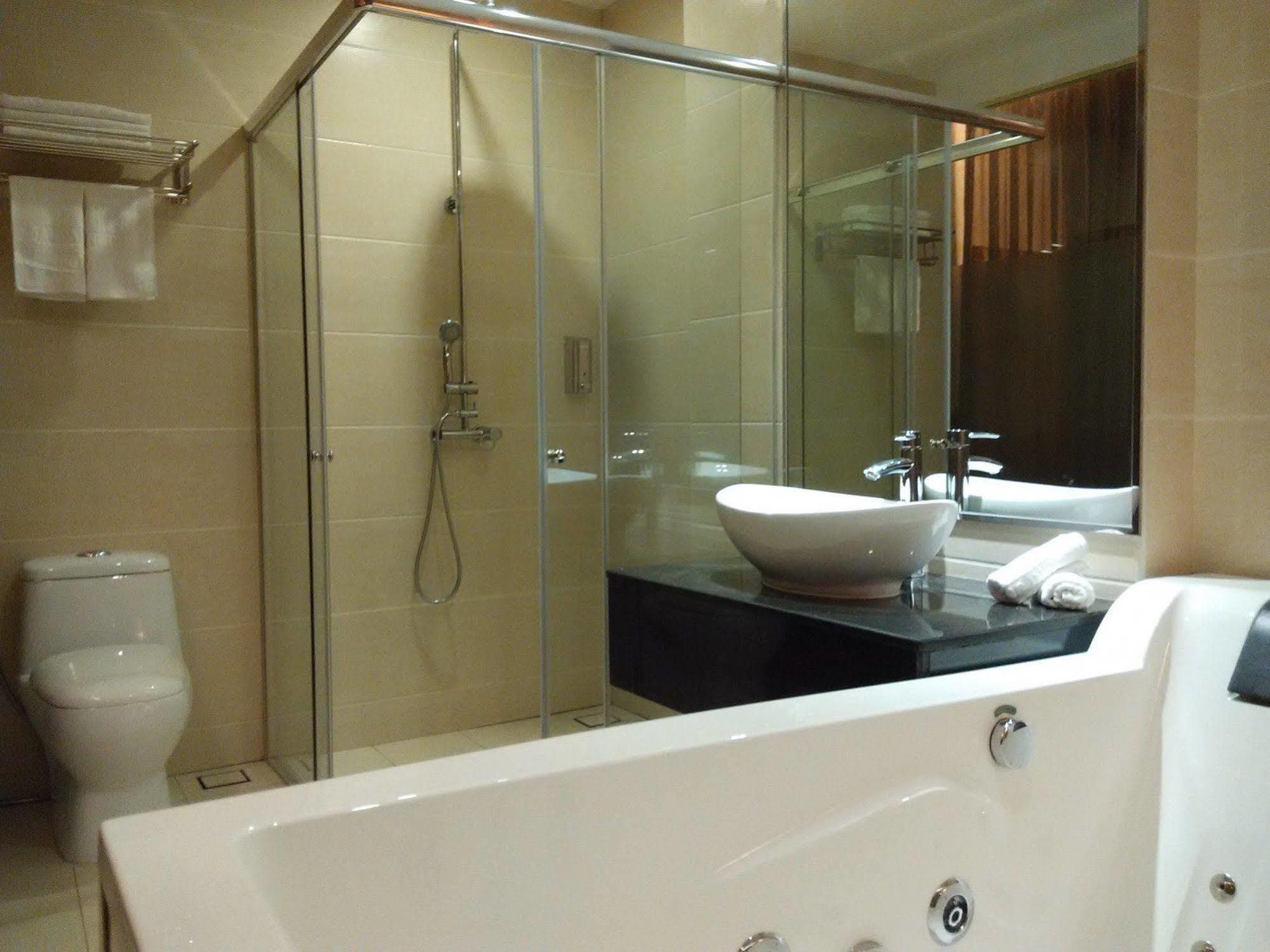 Ampang Inn Hotel Bagian luar foto