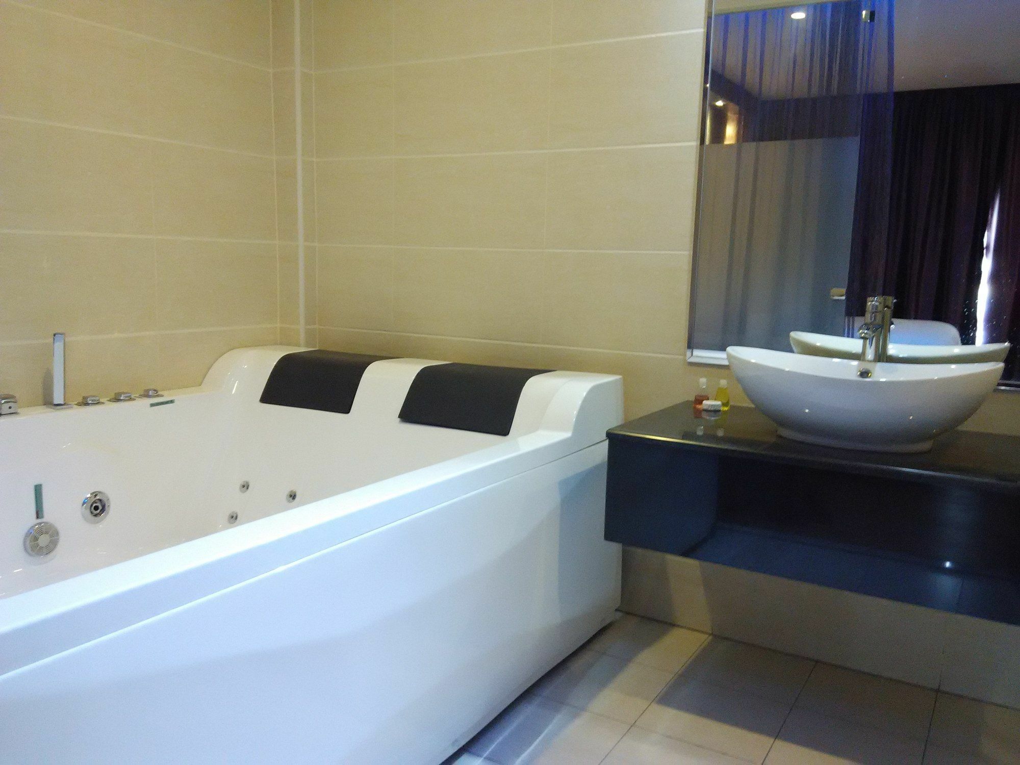 Ampang Inn Hotel Bagian luar foto